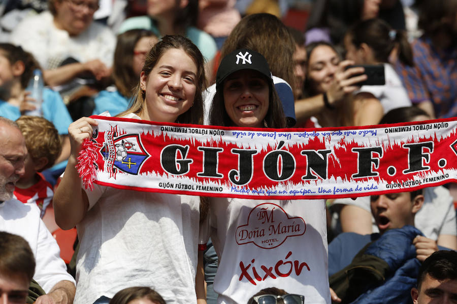 Fotos: ¿Estuviste en el derbi femenino en El Molinón? ¡Búscate!