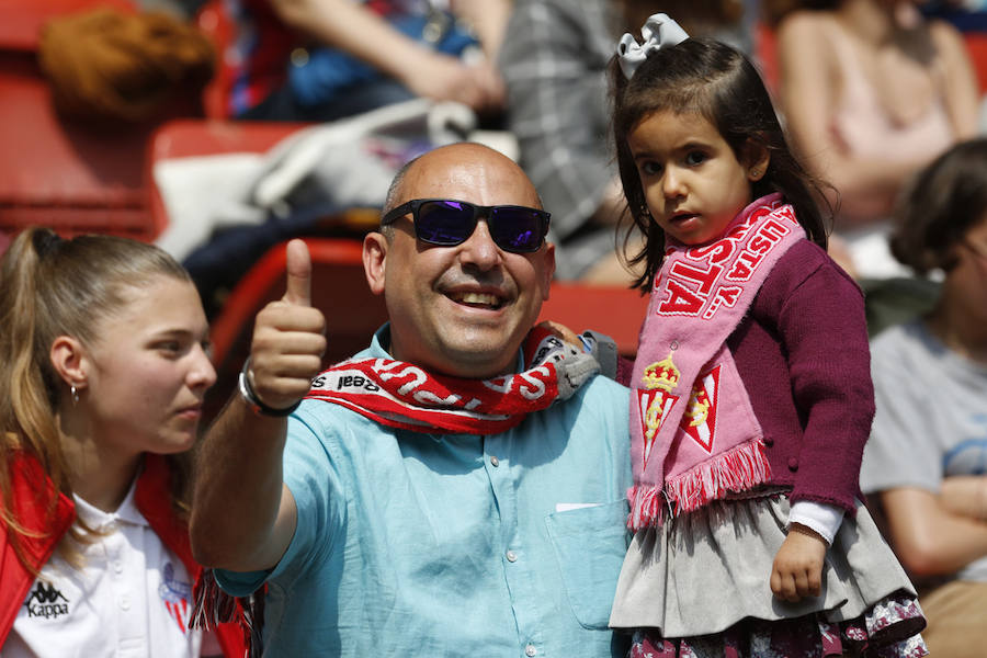 Fotos: ¿Estuviste en el derbi femenino en El Molinón? ¡Búscate!