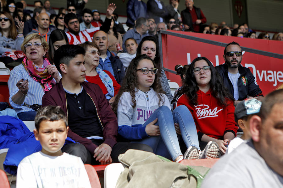 Fotos: ¿Estuviste en el derbi femenino en El Molinón? ¡Búscate!