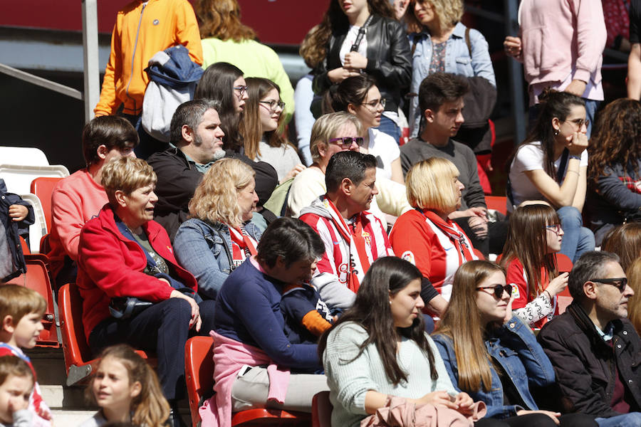 Fotos: ¿Estuviste en el derbi femenino en El Molinón? ¡Búscate!