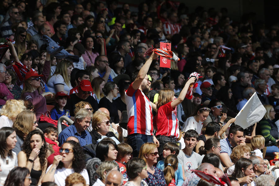 Fotos: ¿Estuviste en el derbi femenino en El Molinón? ¡Búscate!