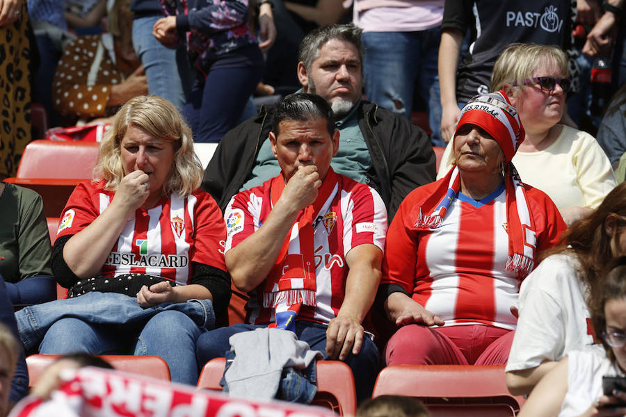 Fotos: ¿Estuviste en el derbi femenino en El Molinón? ¡Búscate!