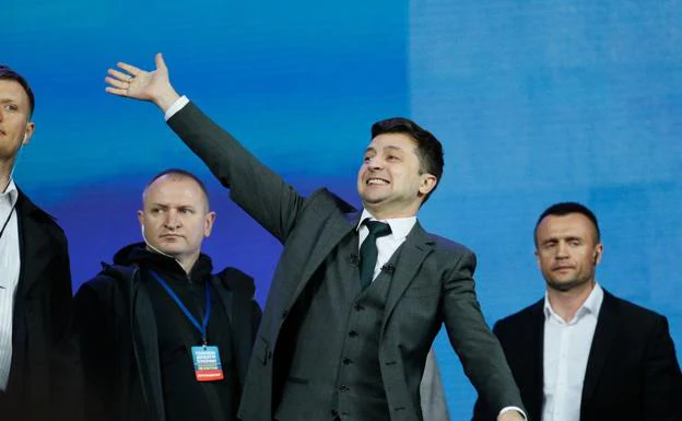 El cómico populista Zelenski gana las elecciones en Ucrania