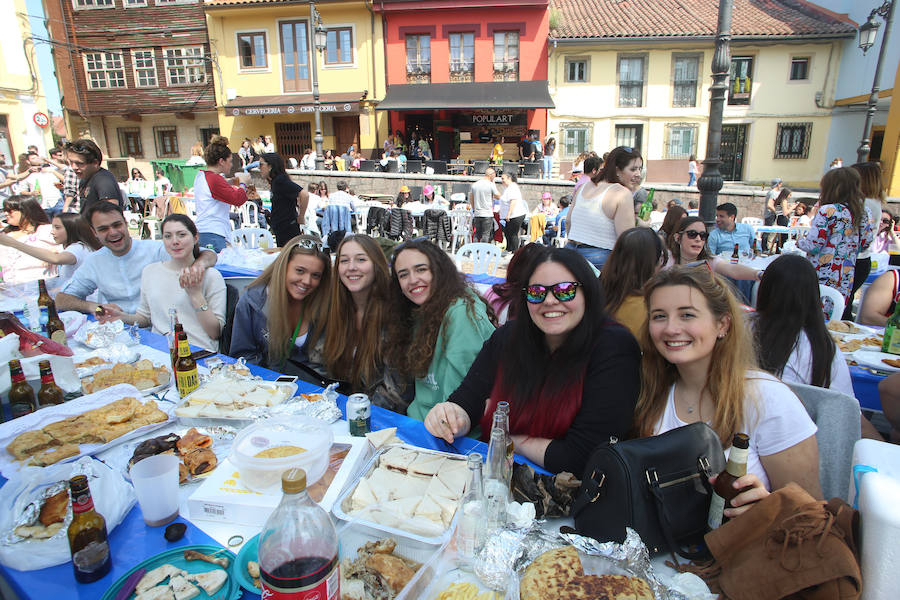 La edición de 2019 de la Comida en la calle de Avilés vuelve a repetir el éxito de la edición precedente