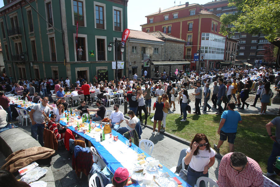 La edición de 2019 de la Comida en la calle de Avilés vuelve a repetir el éxito de la edición precedente