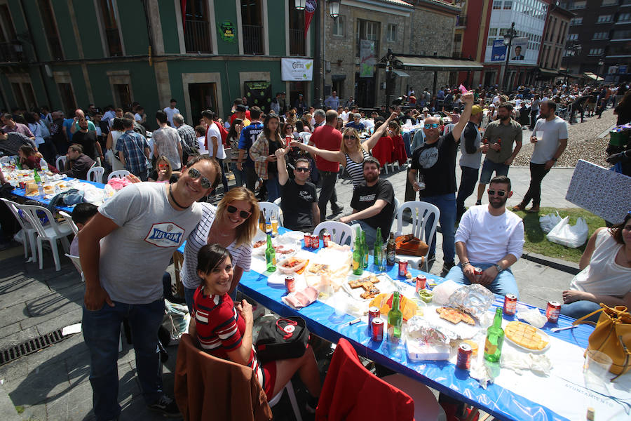 La edición de 2019 de la Comida en la calle de Avilés vuelve a repetir el éxito de la edición precedente