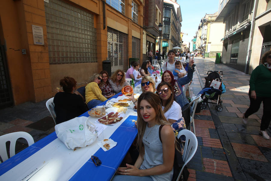 La edición de 2019 de la Comida en la calle de Avilés vuelve a repetir el éxito de la edición precedente