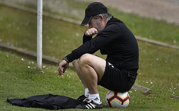 Anquela deja el banquillo del Real Oviedo