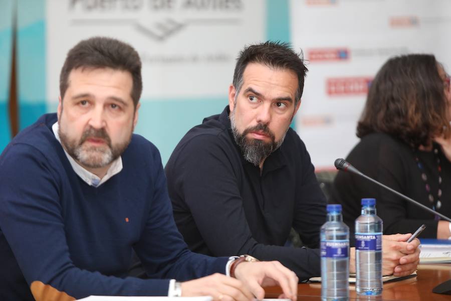 José Manuel Baltar (CCOO Avilés) y José Manuel Zapico (CCOO Asturias) en la mesa de la asamblea de cuadros de la comarca avilesina. 