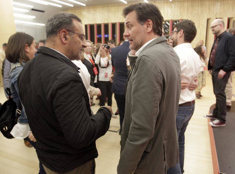 Los socialistas se reunieron en la sede de la FSA para celebrar la recuperación del tercer diputado en Asturias.