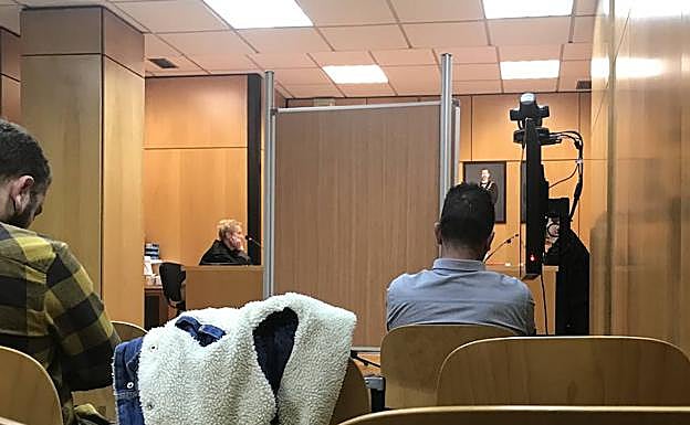 «Cuando se enfada insulta a mi madre, pero pocas veces»