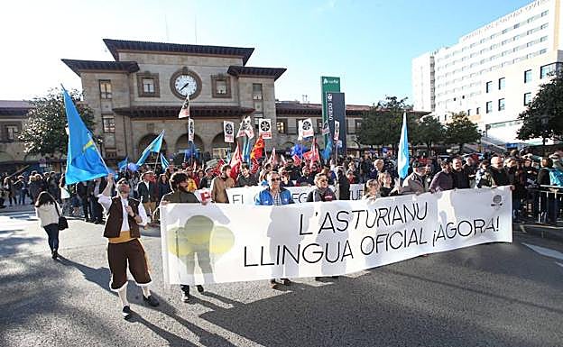 En directo: manifestación por la oficialidad del asturiano