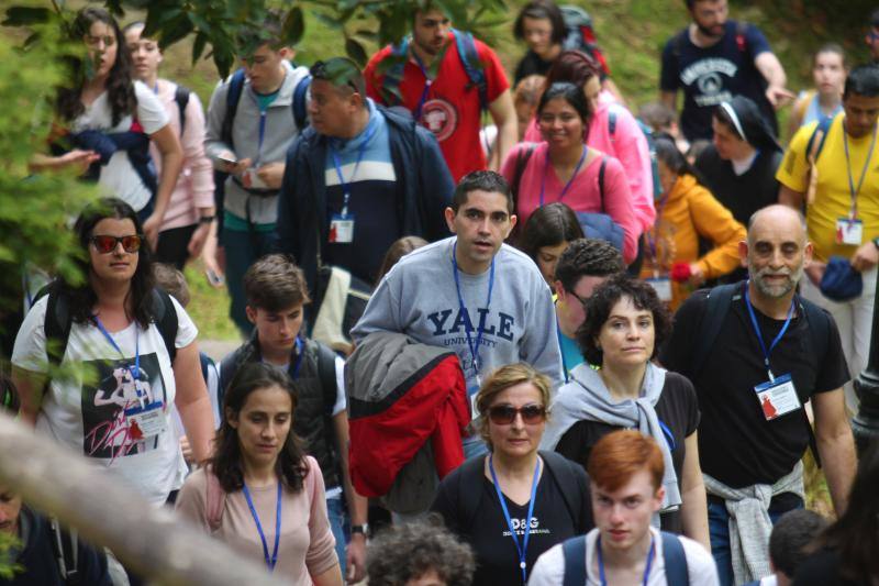 La marcha anual al Real Sitio se consagra este año a los seminaristas mártires de Oviedo.