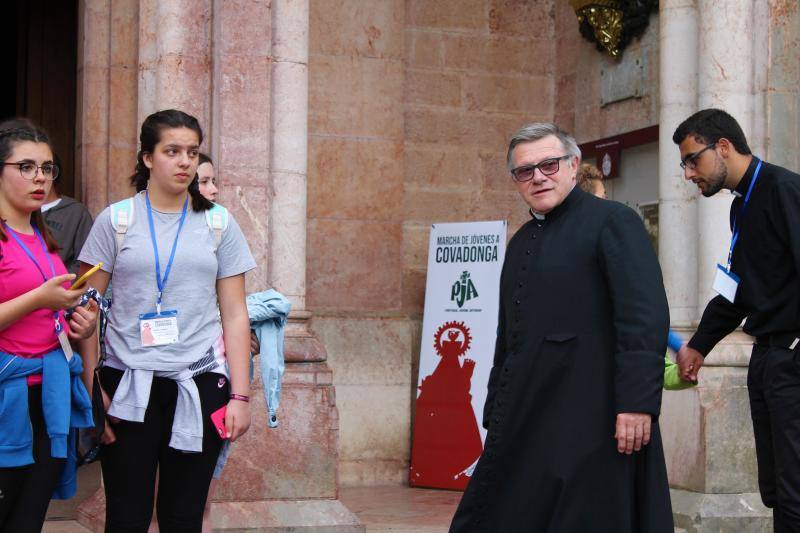 La marcha anual al Real Sitio se consagra este año a los seminaristas mártires de Oviedo.