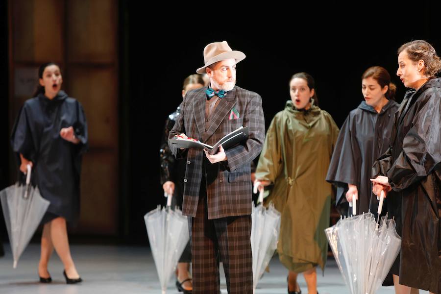 Se estrena este jueves la producción que el Teatro Campoamor ha hecho de la zarzuela 'El Dúo de la Africana', gracias al director de escena Joan Font y el director musical Miquel Ortega. La obra se podrá ver a las 20 horas del 9 al 11 de mayo.