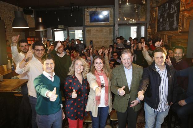 Teresa Mallada, en un encuentro con jóvenes en Oviedo. 