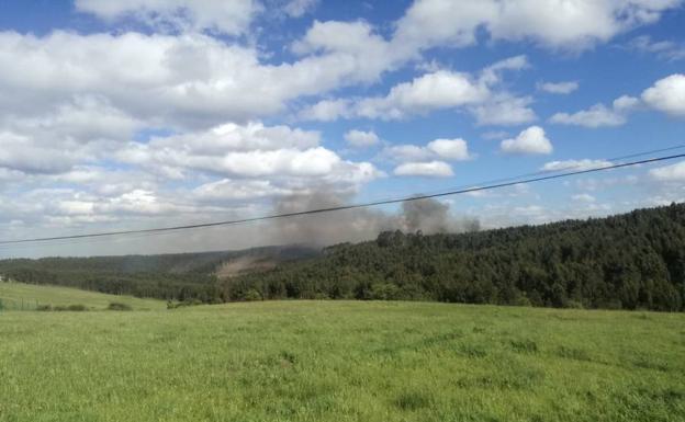 Imágenes del incendio en Castrillón.