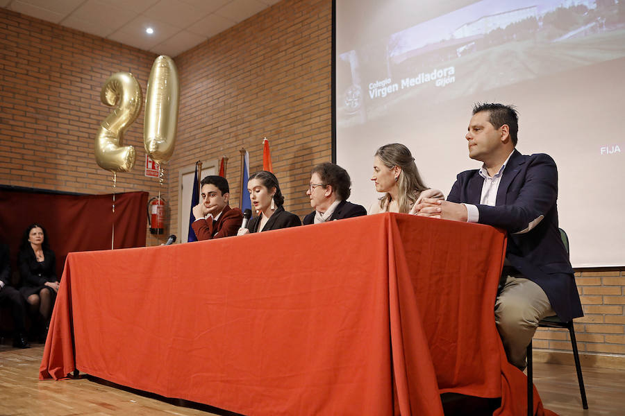 Colegios e institutos de la ciudad celebraron los actos de graduación de los alumnos de Segundo de Bachillerato.