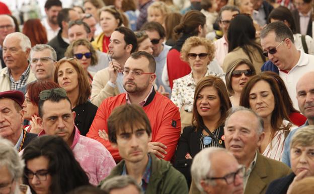 Adrián Barbón, en el Festival del arroz con leche de Cabranes. 