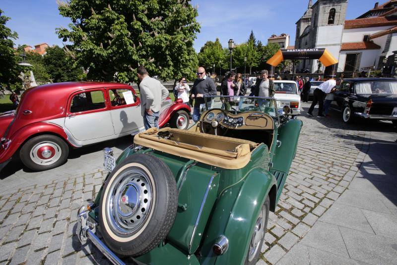 Más de 250 personas de toda España se dieron cita en la I Ruta Indiana de Colombres.