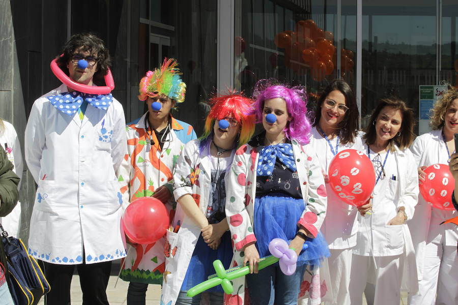 Los pequeños pacientes del Hospital Universitario Central de Asturias han plasmado sus deseos en globos aerostáticos en una jornada muy especial.