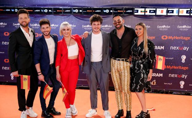 Miki, el representate de España en Eurovisión 2019, en la Alfombra Naranja de Tel Aviv