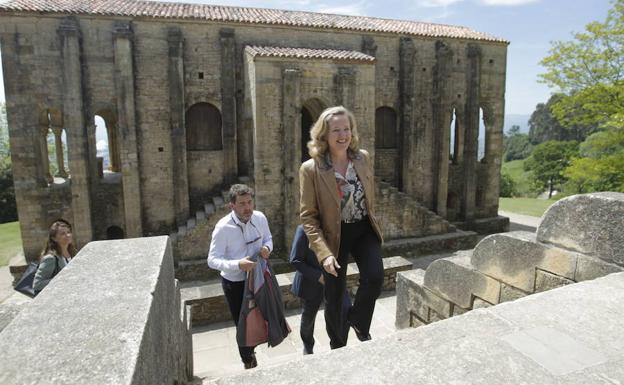 Nadia Calviño en Santa María del Naranco, en Oviedo