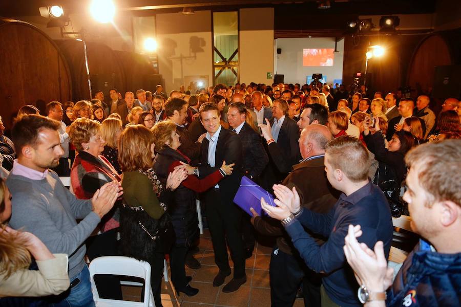 El presidente del PP ha participado en un acto en el llagar Castañón, junto a la candidata a la presidencia del Principado, Teresa Mallada, y el candidato a la Alcaldía de Villaviciosa, Andrés Buznego