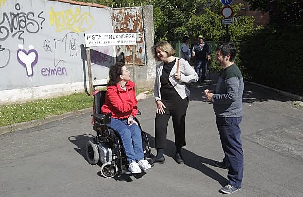 Ana Taboada. Llüisa Nogueiro e Ignacio Fernández del Páramo, en el inicio de la pista finlandesa.
