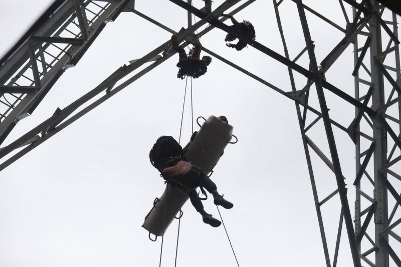 El pozo Fondón fue el escenario en el que veintinueve especialistas, diecisiete brigadistas de Salvamento Minero y doce agentes de la Guardia Civil compartieron durante tres días informaciónj y duro entrenamiento.