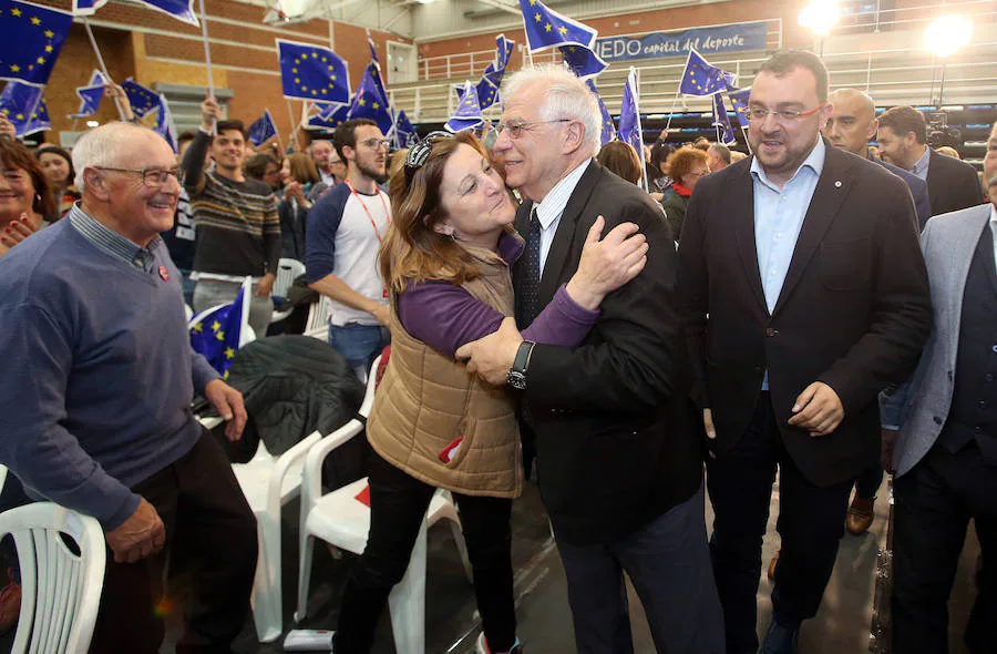 El candidato socialista al Parlamento Europeo ha ofrecido un mitin en el polideportivo de Pumarín, en Oviedo, donde ha insistido en l aimportancia de votar en las elecciones del 26 de mayo.