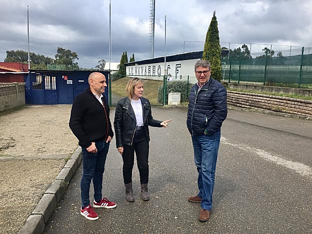 Esther Llamazares estuvo ayer en Valliniello. :: LVA