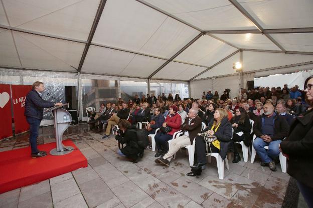 Herrero, ante los socialistas llaniscos. 