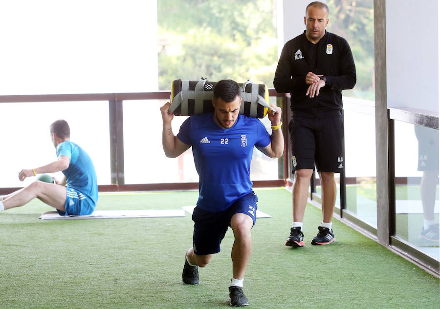 Los jugadores del Real Oviedo cambiaron este lunes El Requexón por las instalaciones del Balneario Las Caldas Villatermal