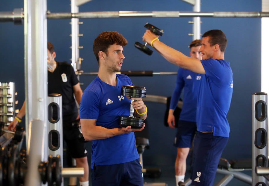 Los jugadores del Real Oviedo cambiaron este lunes El Requexón por las instalaciones del Balneario Las Caldas Villatermal