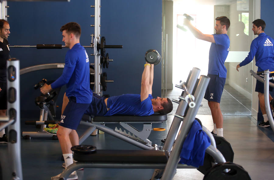 Los jugadores del Real Oviedo cambiaron este lunes El Requexón por las instalaciones del Balneario Las Caldas Villatermal