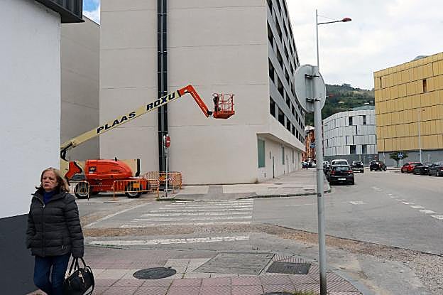 Trabajos de instalación de las conducciones de agua en La Mayacina. 