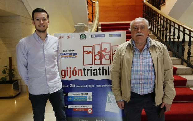 Pablo Blanco y Chema Fernández, en el Ayuntamiento. 