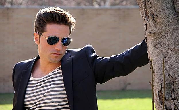 David Bustamante se «transforma» en Paula Echevarría