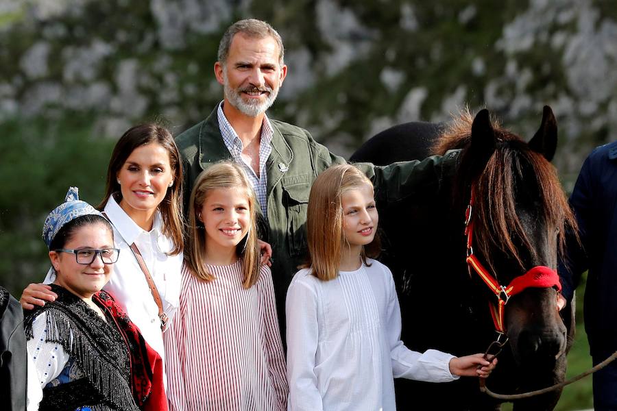 Felipe VI y Doña Letizia celebran su quince aniversario desde que se dieran el 'sí quiero' en La Almudena.