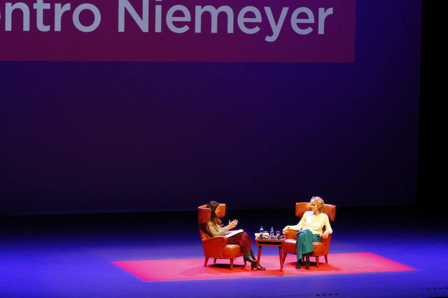 Siri Hustvedt en el Centro Niemeyer