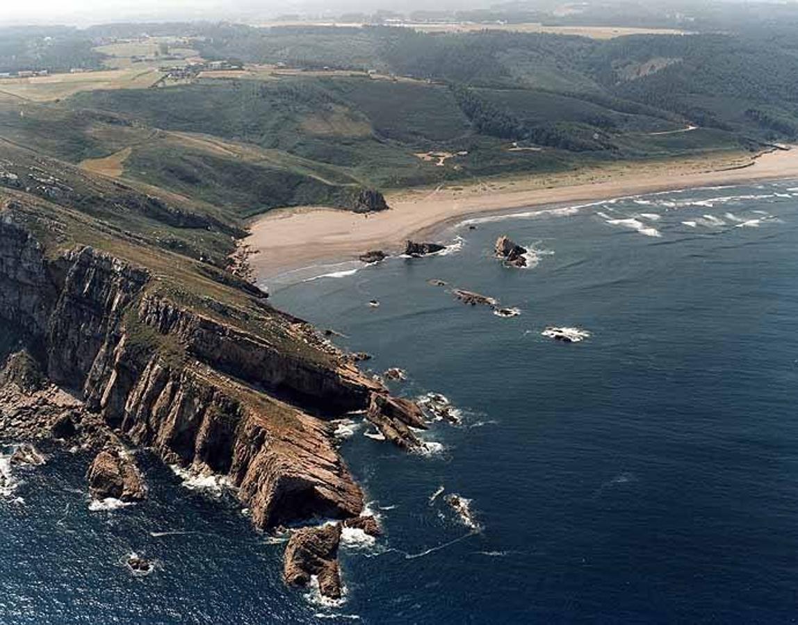 Playa de Requeixinos en Castrillón