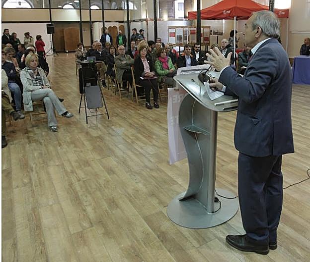 Wenceslao López durante el acto en Trascorrales. 