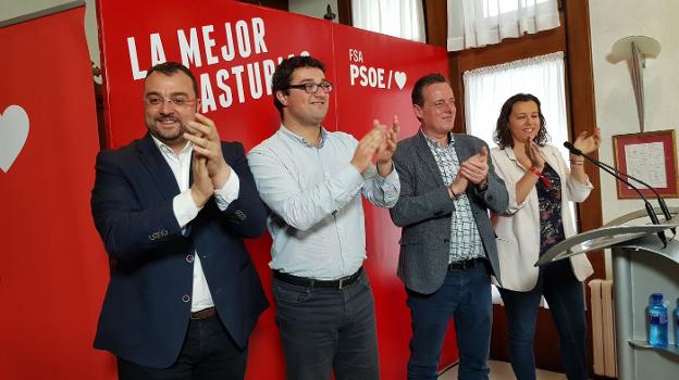 Adrián Barbón, Óscar Pérez, Marcelino Marcos y Alba Álvarez, en el mitin celebrado en la villa de Luarca. 