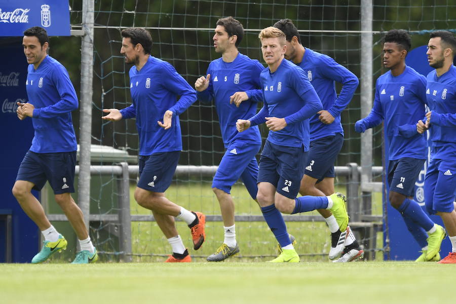 Sergio Egea prepara al equipo carbayón para enfrentarse al Tenerife el próximo domingo en el Heliodoro Rodríguez López.