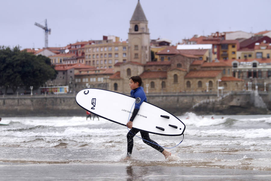 Playa de San Lorenzo, en Gijón