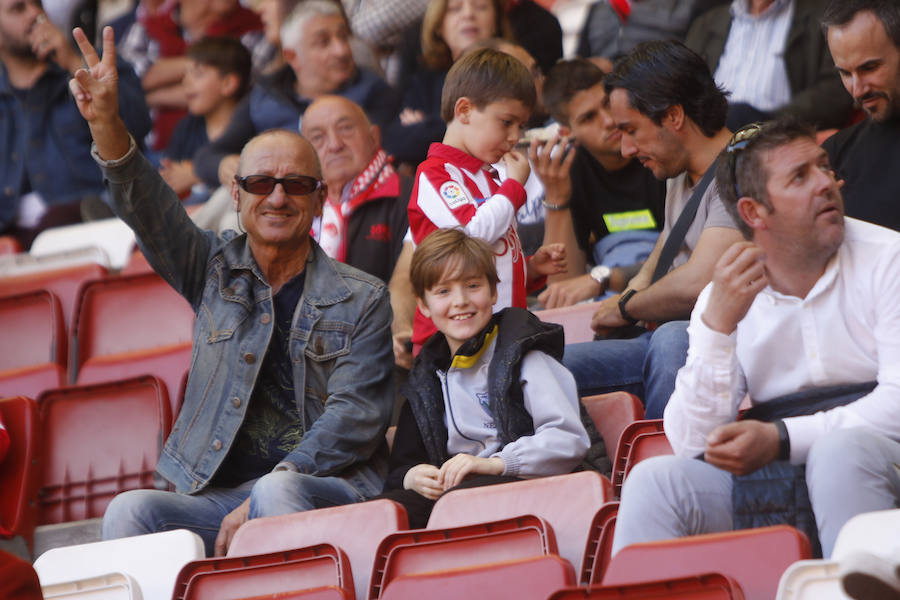 Fotos: ¿Estuviste en el Sporting - Albacete? ¡Búscate!