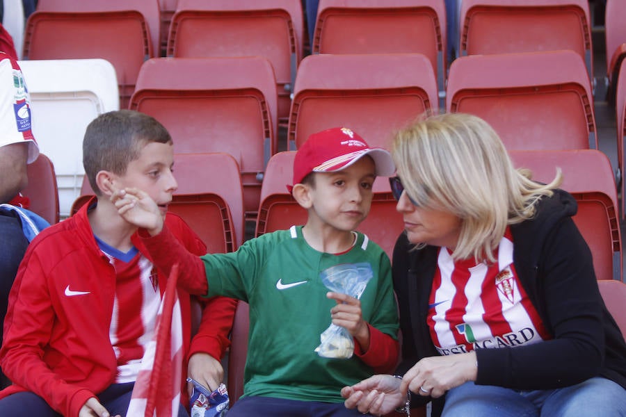 Fotos: ¿Estuviste en el Sporting - Albacete? ¡Búscate!