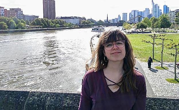 La economista Águeda Solís, en Frankfurt.