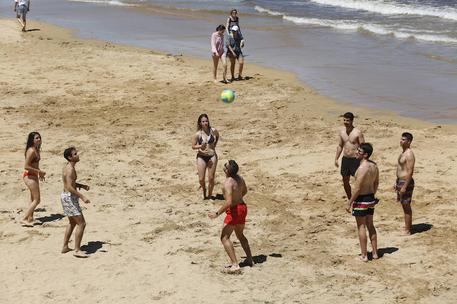 Los termómetros han sobrepasado esos registros en las zonas del interior. La región comenzará el mes de junio con temperaturas incluso más elevadas.